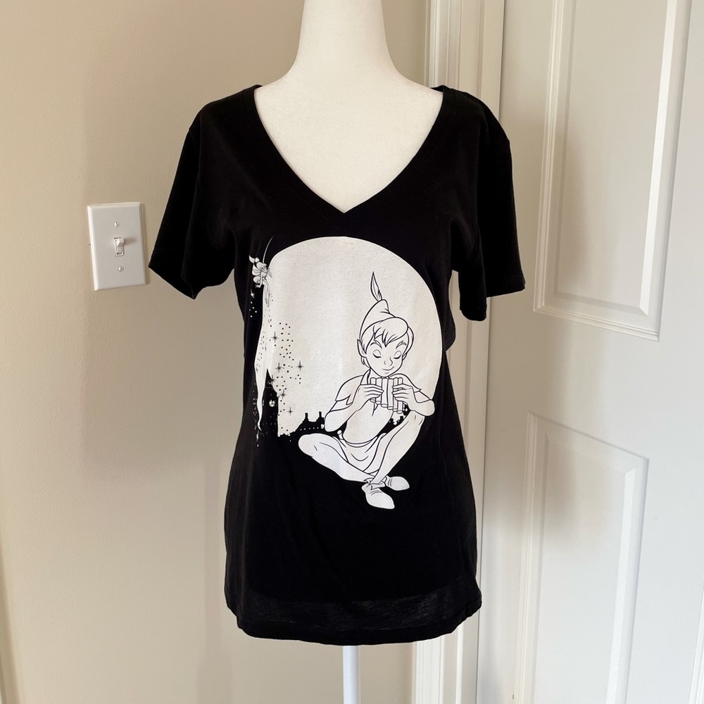 NWOT Disney Peter Pan Streetwear Glow in the Dark Tee V-Neck T Shirt Sz M, XS-S